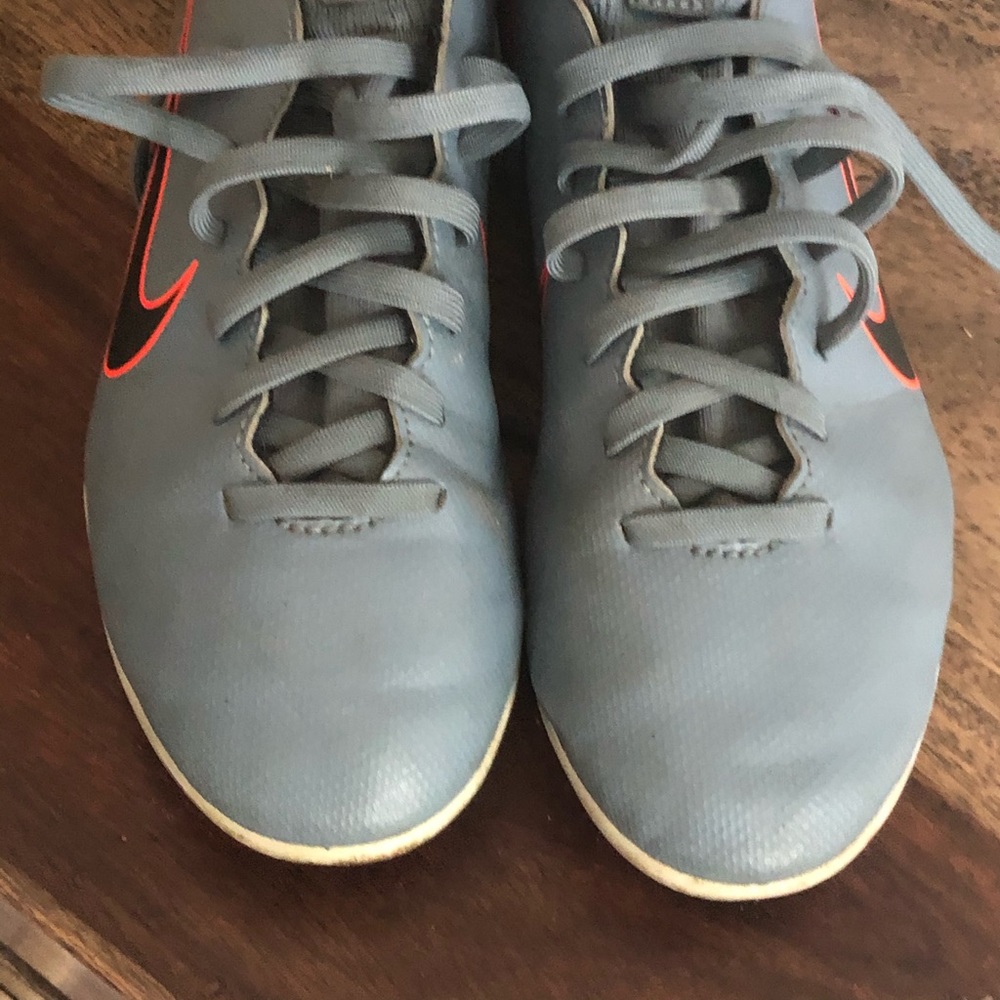 Nike Meecurial Boys Size 3 Soccer Cleats